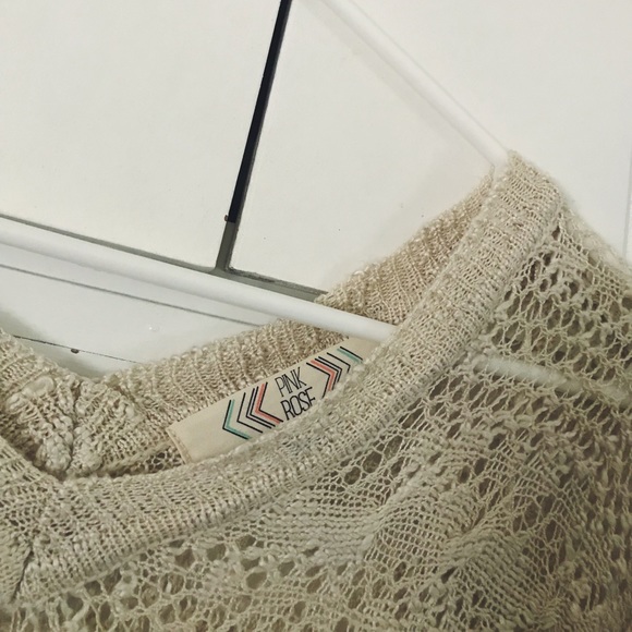 Pink rose sweater - Picture 5 of 5